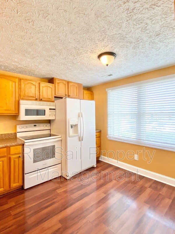 Building Photo - 24 Rebecca Ct