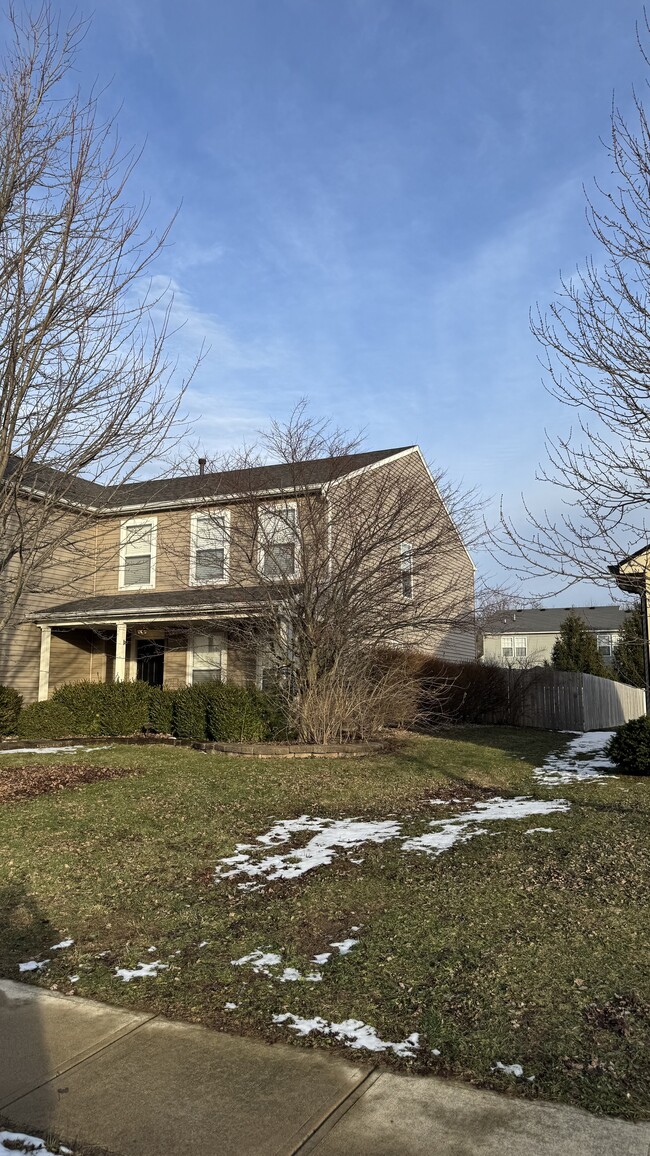 Building Photo - 1231 Maple Trace Way