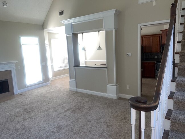 Building Photo - 186 Bristol Way