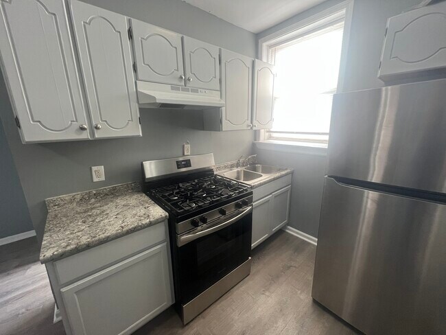 Foto del edificio - 239 E 108th St