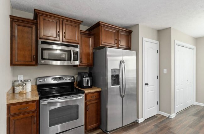 Building Photo - 3741 Silver Fox Ct