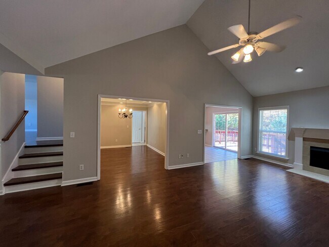 Foto del edificio - 3BR 2BA + Bonus Room Home on Cookstown in ...