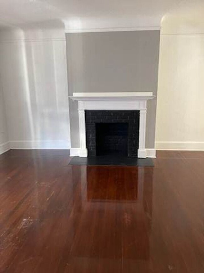 Foto del edificio - 436 E Park Ave