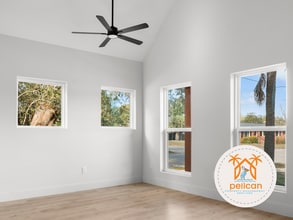 Building Photo - 923 W Lloyd St