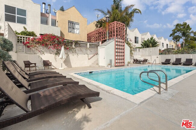 Foto del edificio - 28711 Pacific Coast Hwy