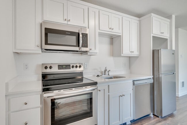 Kitchen - Steele Apartments