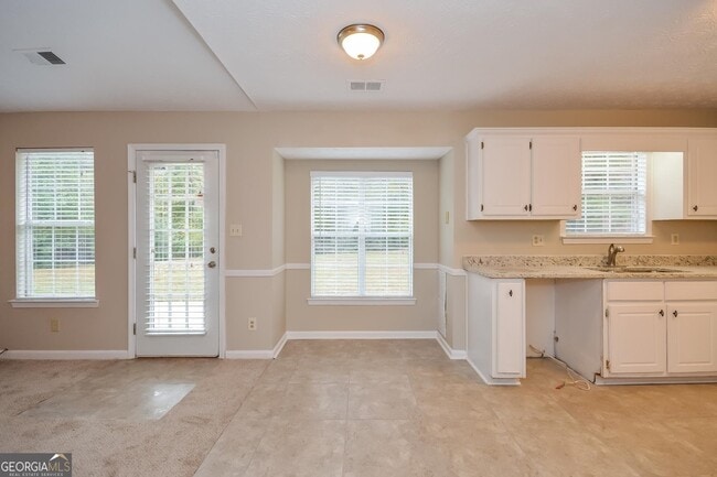 Building Photo - 175 Mountainview Dr