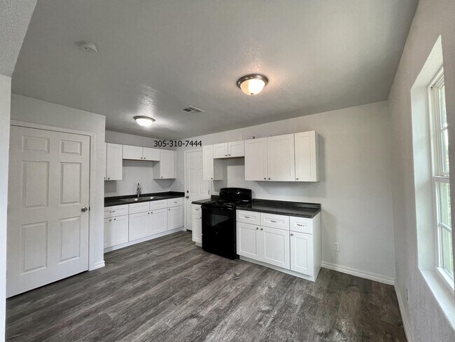 Photo - 2336 SW 36th St House