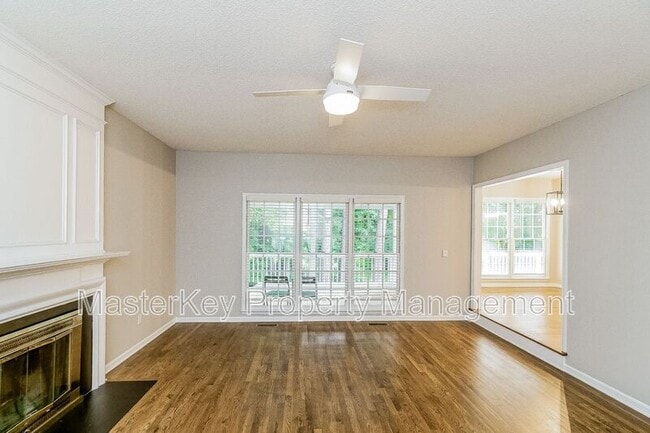 Foto del edificio - 105 Woodshire Ln