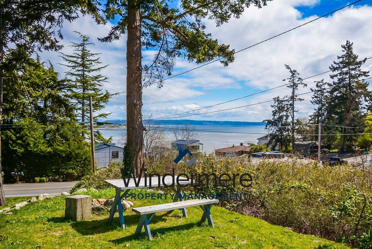 Foto principal - Charming 1 bed 1 bath With A View