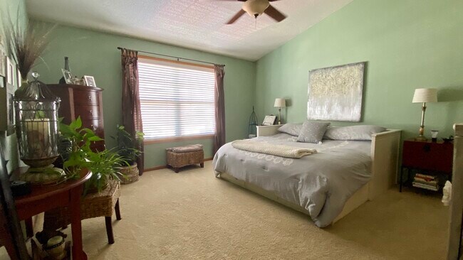 Master bedroom - 14339 Brookmere Blvd NW