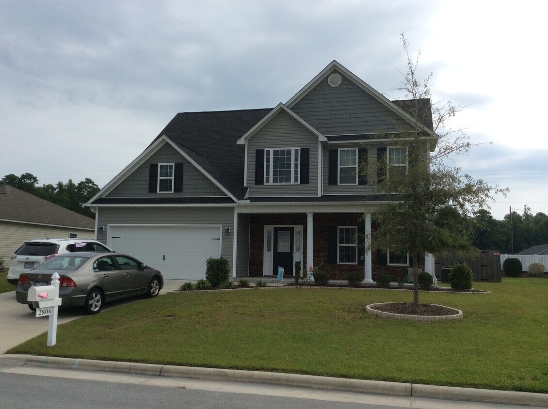 Primary Photo - Beautiful custom home, don't want to miss ...