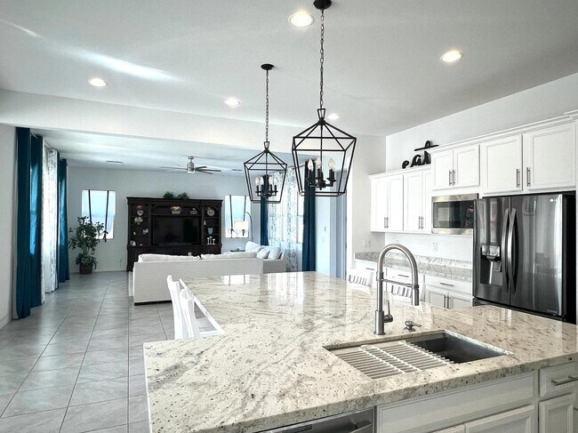 Building Photo - 3649 E Pinto Dr