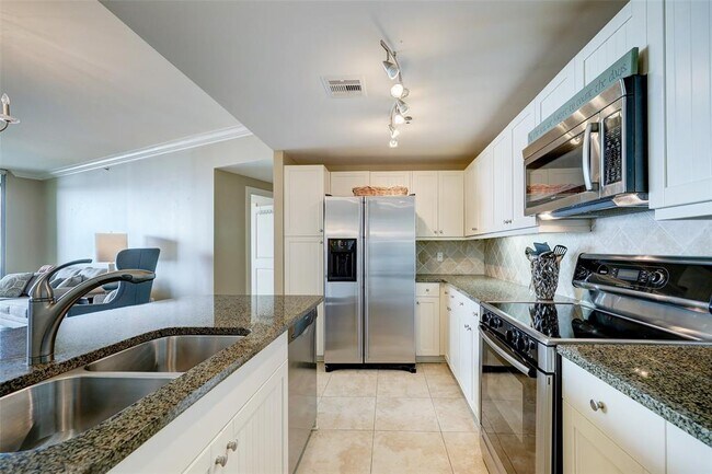 Foto del edificio - 801 E Beach Dr
