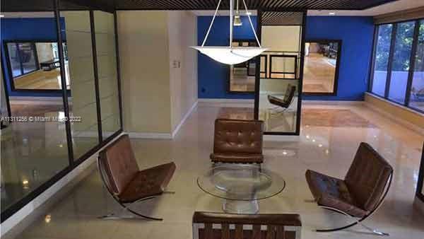 Primary Photo - 3375 N Country Club Dr