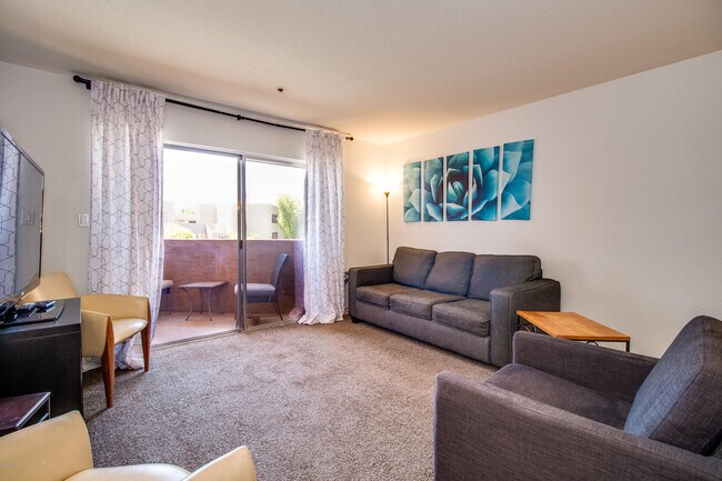 Foto del edificio - 7494 E Earll Dr