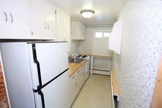 Building Photo - 1924-1925 5th Ave N