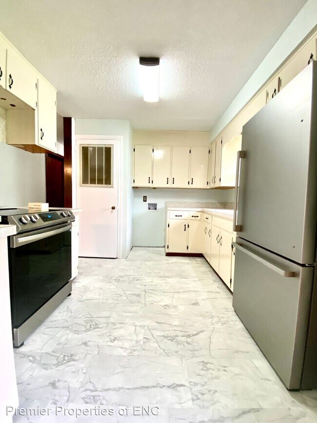 Building Photo - 3 br, 1 bath House - 8600 Richlands HWY