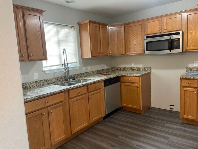 Foto del edificio - Move In Ready home for Rent on Gelbvieh