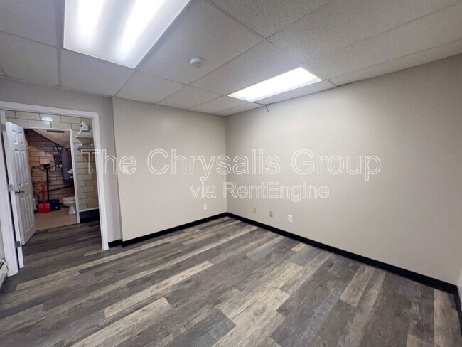 Foto del edificio - 145 E Walnut St