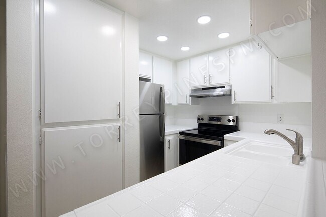 Building Photo - Beautiful 1 BR in the Heart of North Park ...