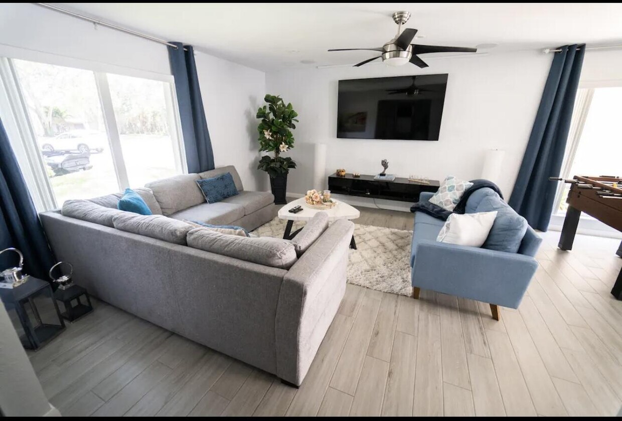 Foto principal - 822 Sandtree Dr