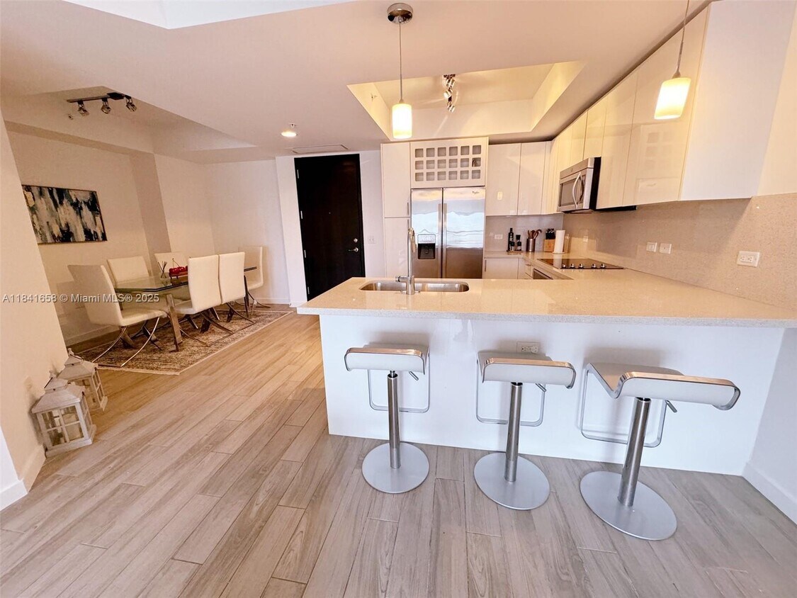 Foto principal - 999 SW 1st Ave