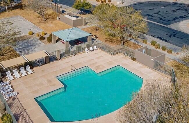 Foto del edificio - 356 N 169th Ave