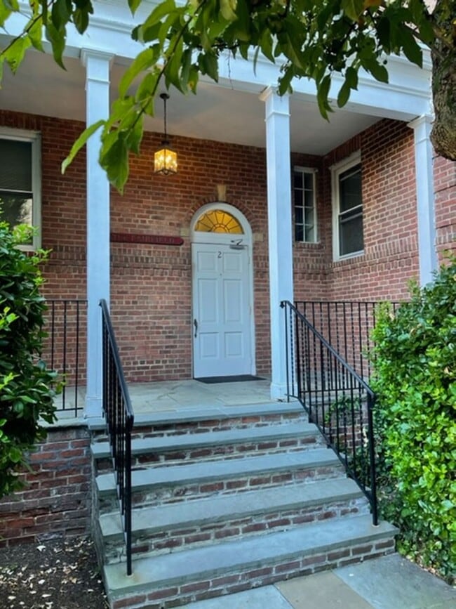 Building Photo - Beautiful Condo in the City PRICE REDUCED!!!
