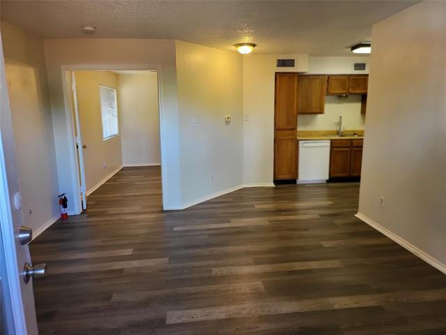 Foto del edificio - 9825 Walnut St