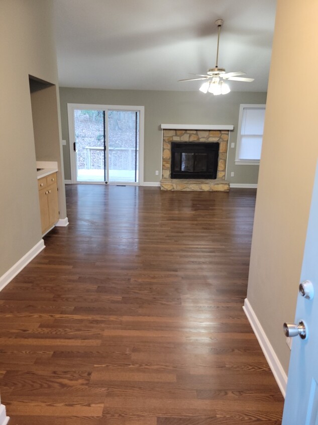 Primary Photo - 7016 Cedar Rd