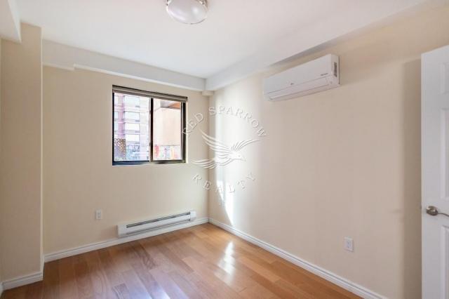 Foto del edificio - 1 bedroom in NEW YORK NY 10019