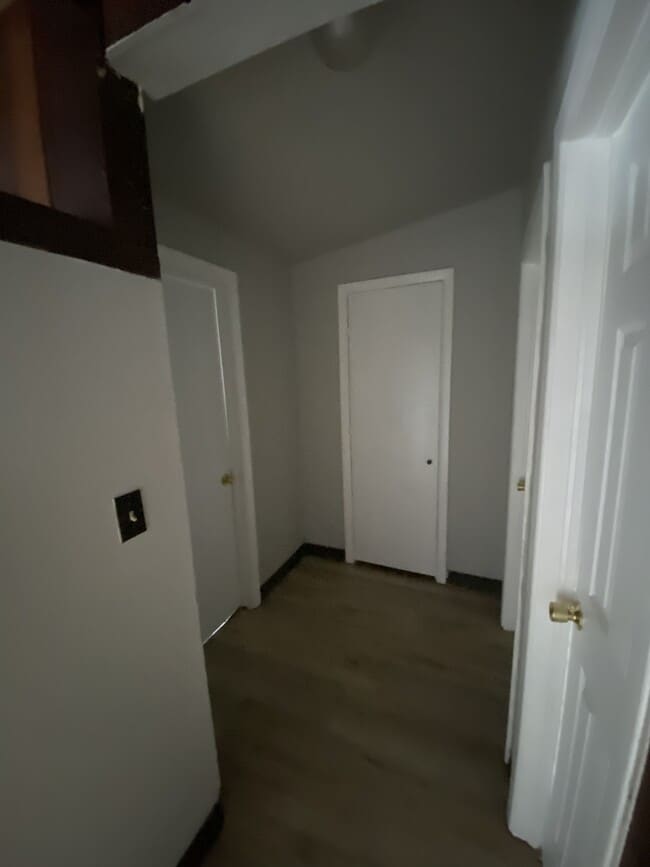 Foto del edificio - 619 W Poplar St
