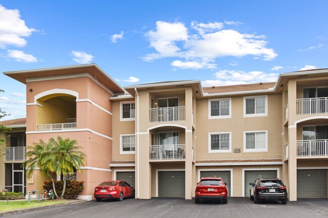 Foto del edificio - Stylish and luxurious 1-bedroom, 1-bath co...