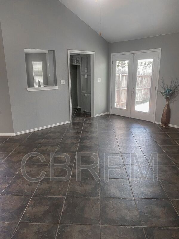 Building Photo - 10701 Dixon Ave