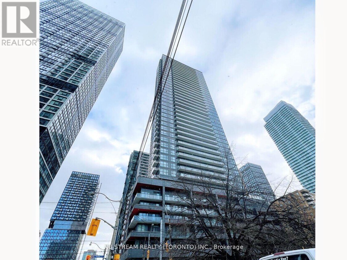 Photo principale - 159 Dundas St E