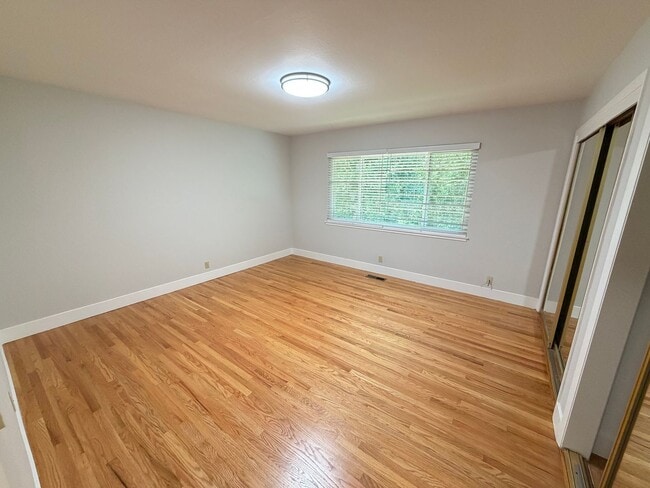 Building Photo - 3 Bed 2 Bath Duplex W/ Garage In Moraga