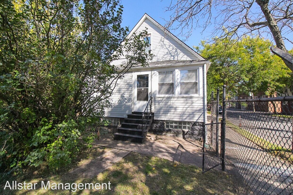 3 br, 2 bath House 12514 Plover Street House for Rent in Lakewood