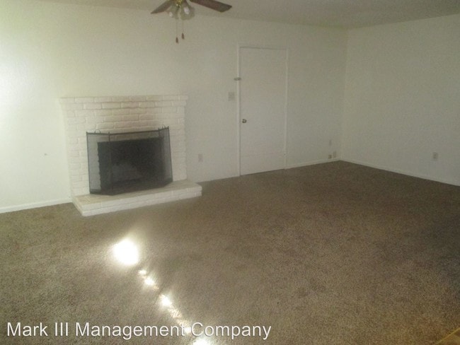 Building Photo - 1229 Hooton Ct