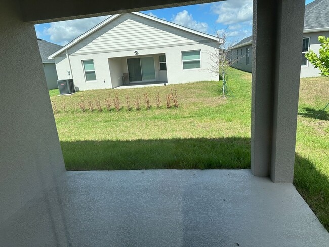Building Photo - 4 Bedroom 2 Bathroom in Winter Haven