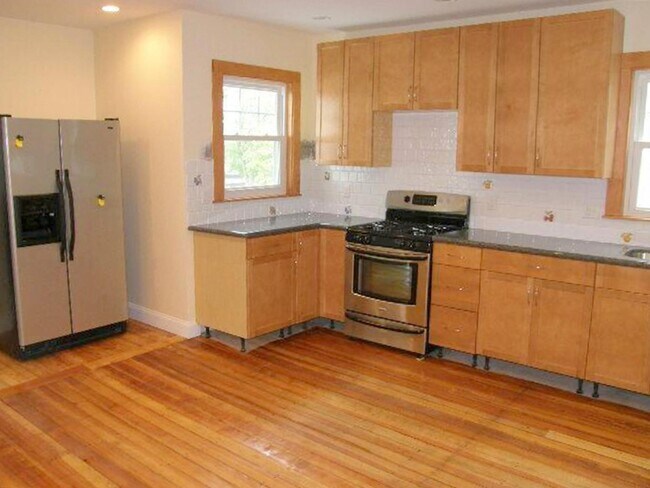 Building Photo - 38 Orchard St