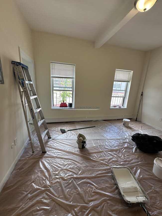 Building Photo - 180 N Beacon St