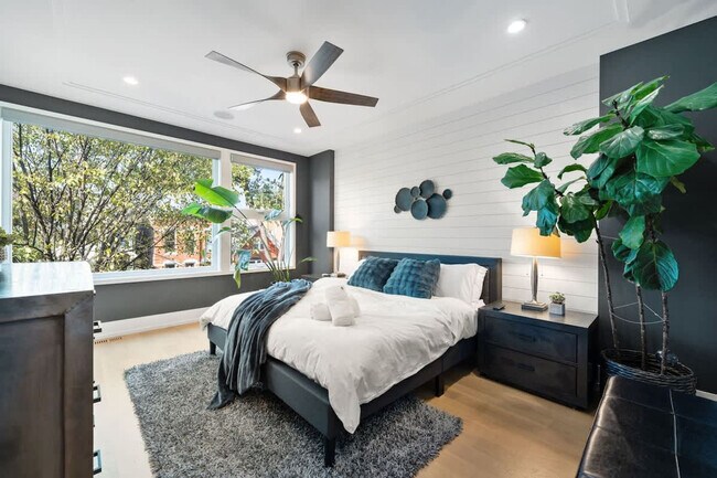 Foto del edificio - 1307 N Bell Ave