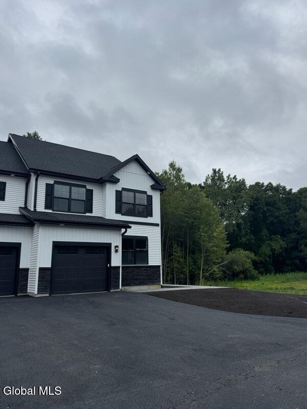 Foto del edificio - 471 Grooms Rd