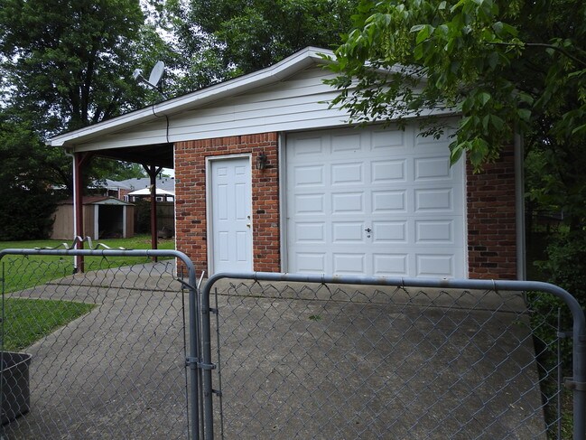 Building Photo - 9325 Hudson Ln
