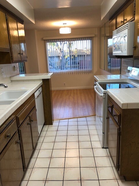 cocina - 5353 Yarmouth Ave