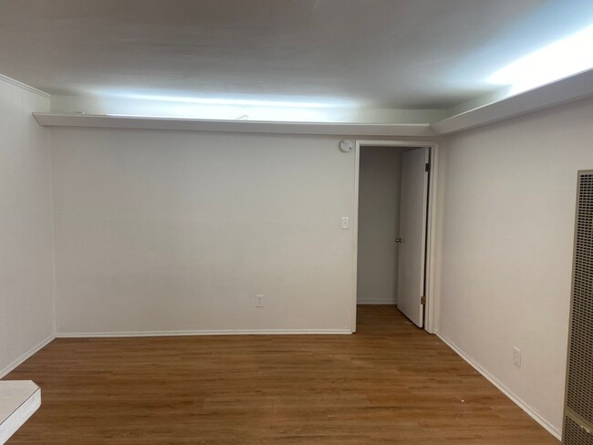 Building Photo - Randall Apartments