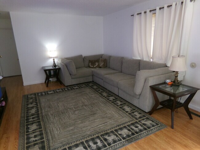 Foto del edificio - 826 N Orchard Ave