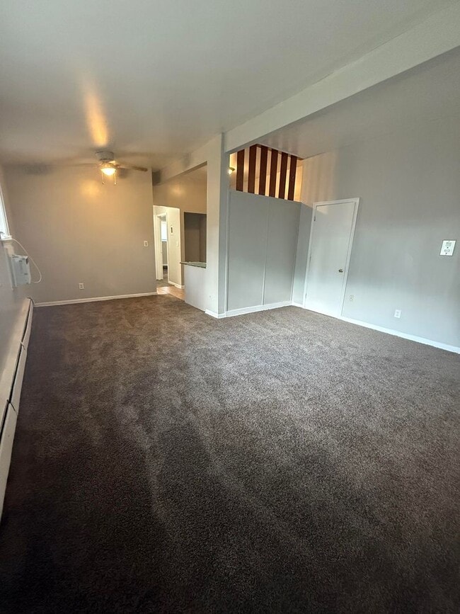 Building Photo - For Rent in Detroit