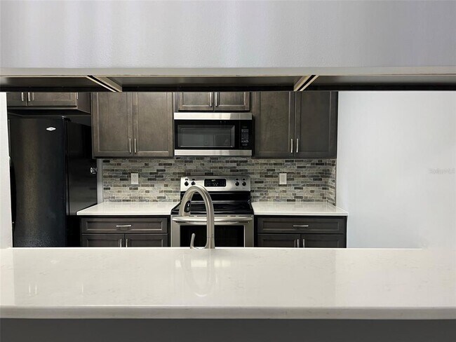 Foto del edificio - 5370 Bamboo Ct